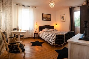 3 bedrooms, iron/ironing board, travel crib, free WiFi