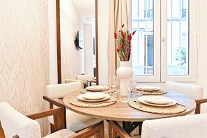 Dining - New flat with AC Porte Maillot/Arc de Triomphe (Paris)