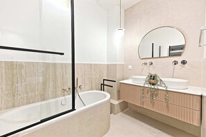 Doccia, asciugacapelli, asciugamani