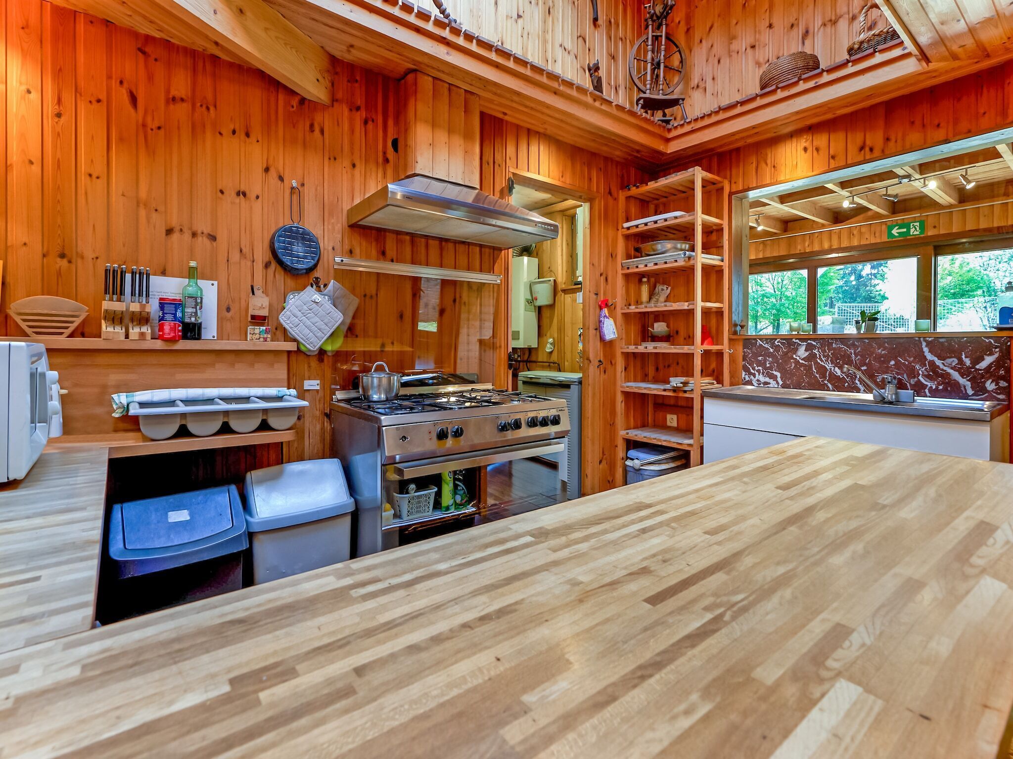 冰箱、微波炉、烤箱、炉灶