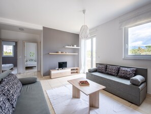 TV - Apartment on Pag near Seabeach and Town Center (Novalja)