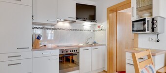 Apartment in Hainzenberg near Ski Lift