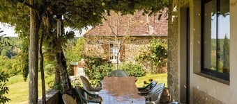 Holiday Home in Dordogne with Stunning Views