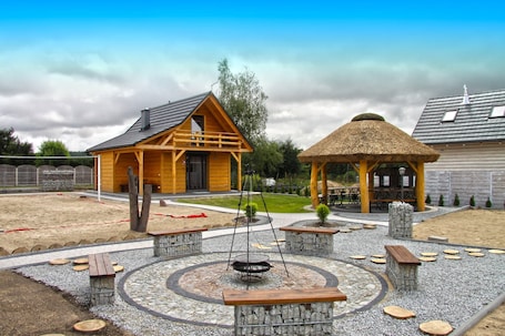 Property grounds. eco-friendly house by Goszcza lake