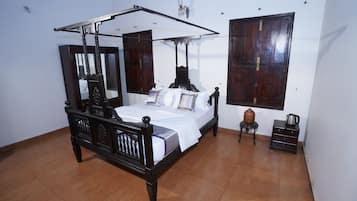 Deluxe Double Room | Blackout curtains, iron/ironing board