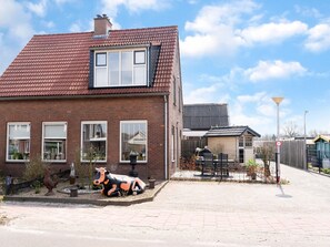 Exterior - Peaceful Family Home in Elim (Elim)