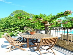 Outdoor dining - Villa in Callian near Lake Saint-Cassien (Callian)