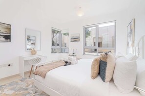 1 bedroom, iron/ironing board, WiFi - StayShort - Modern 1 Bedroom in The Residence Tower 8 Perfect for 2 (Downtown)