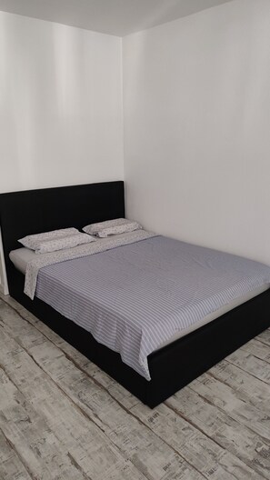 1 bedroom, iron/ironing board, WiFi
