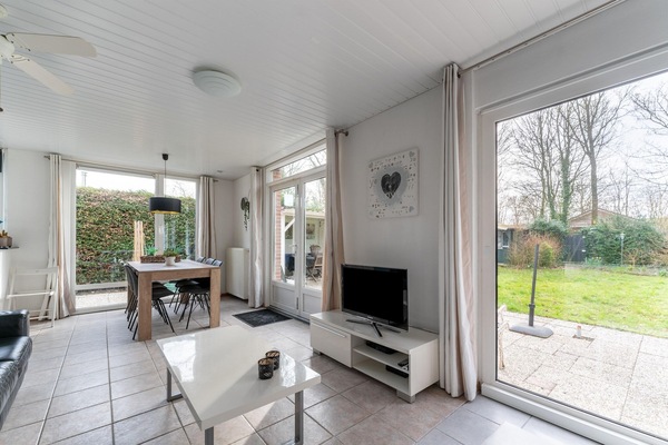 Una Smart TV, un reproductor de DVD