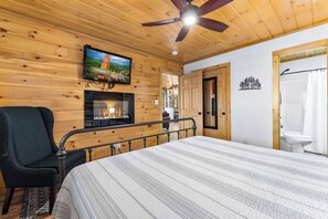 3 soverom, strykejern/-brett, reiseseng for barn og wi-fi