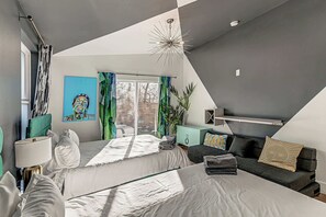 4 habitaciones, tabla de planchar con plancha, wifi y ropa de cama