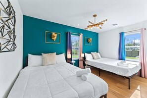 3 bedrooms, iron/ironing board, WiFi, bed sheets