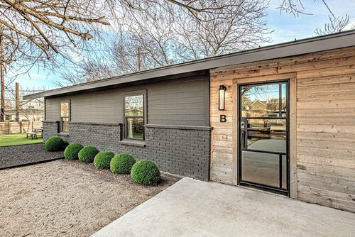 Dream Stay w/ Pool & Hotub for up to 20 Guests, Mins to DT Austin!