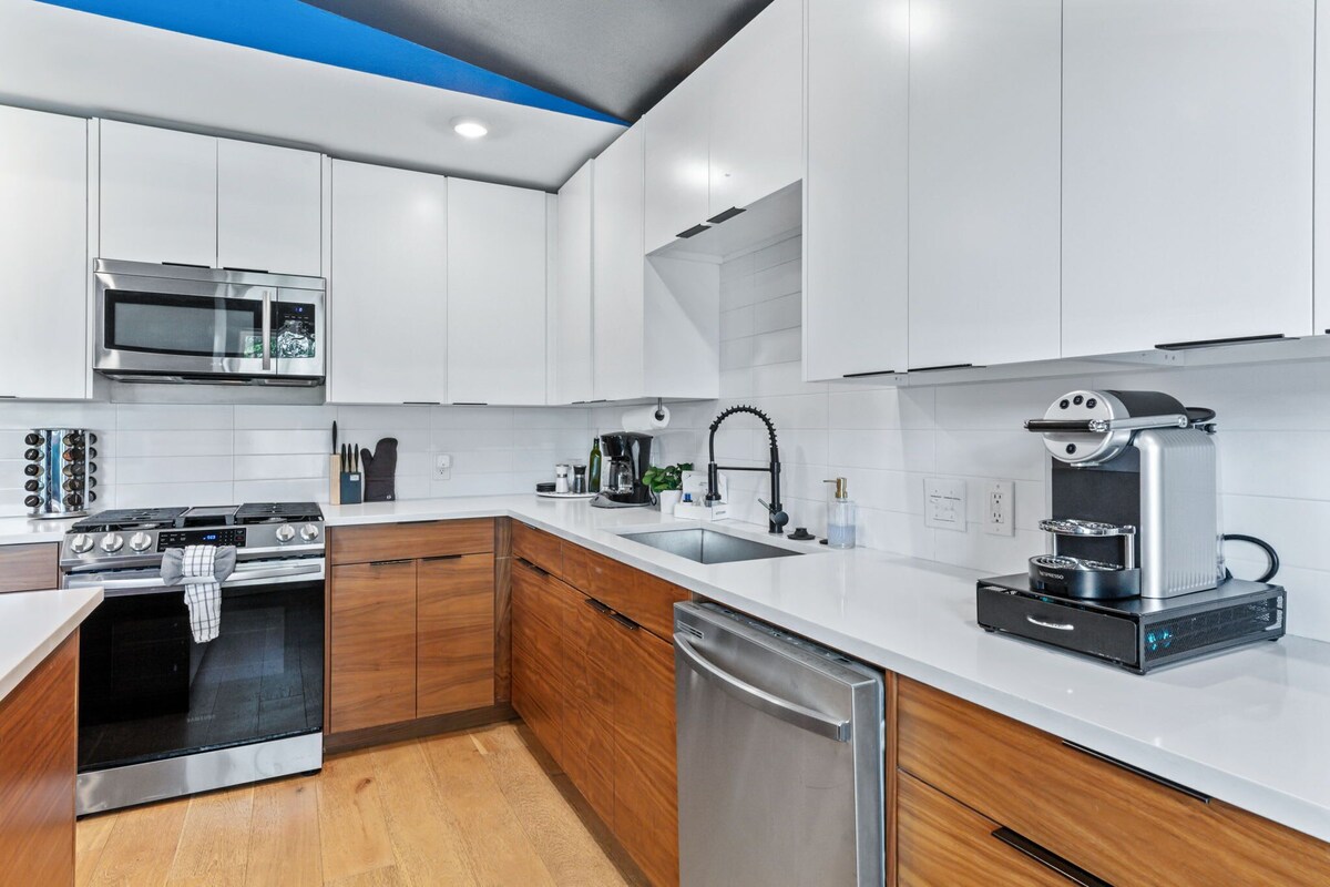 Photo 10 of Dream Stay w/ Pool & Hotub for up to 20 Guests, Mins to DT Austin!