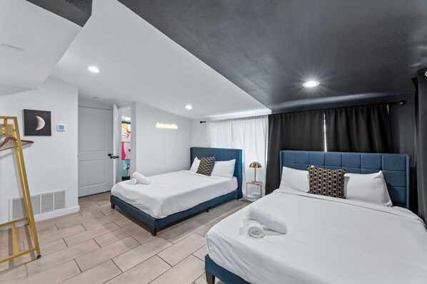 7 bedrooms, iron/ironing board, WiFi, bed sheets