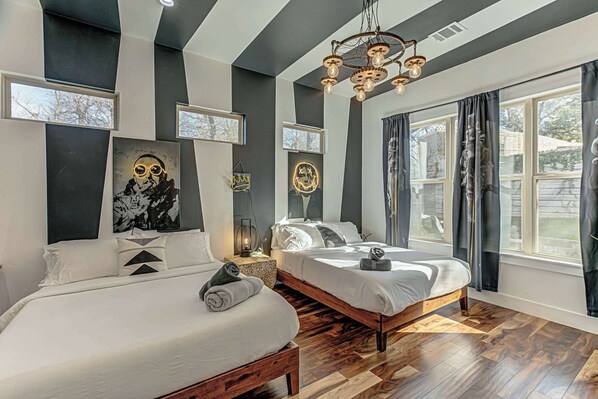 3 bedrooms, iron/ironing board, WiFi, bed sheets