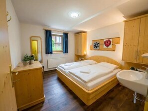 4 Schlafzimmer