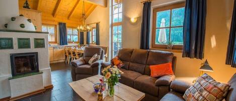 テレビ、暖炉、DVD プレーヤー