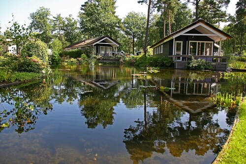 Charmant chalet au bord de l'étang