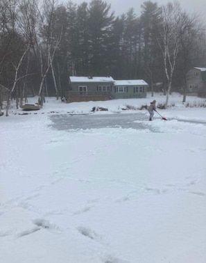 Snow and ski sports - Cold Stream Cottage: A Serene Lakeside Escape (Lincoln)