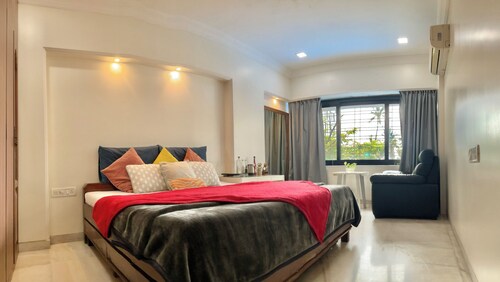 Memorable stay in prime location Near juhu beach, step out to explore  luxry.