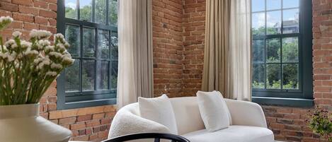 テレビ、書斎 / ワークスペース