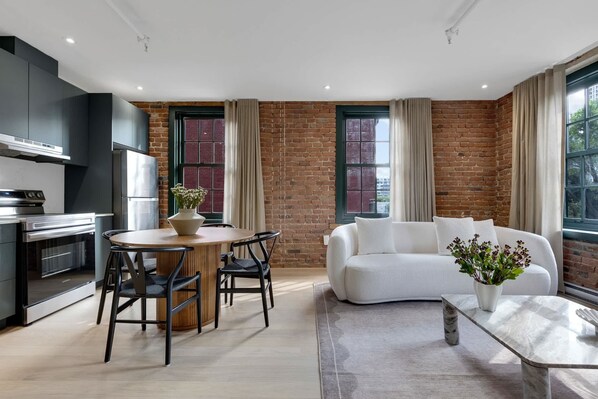 Unclassified image, 1 of 24, button