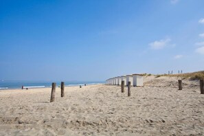 Beach nearby - Holiday Home in Zeebad near the Beach (Breskens)