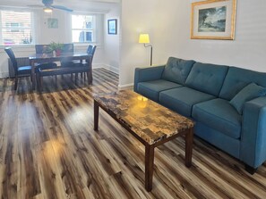 Living area - Downtown 3 Bedroom gound level condo - 1 block from beach, boardwalk and Atlantic Ocean! Beach Roost (Ocean City)