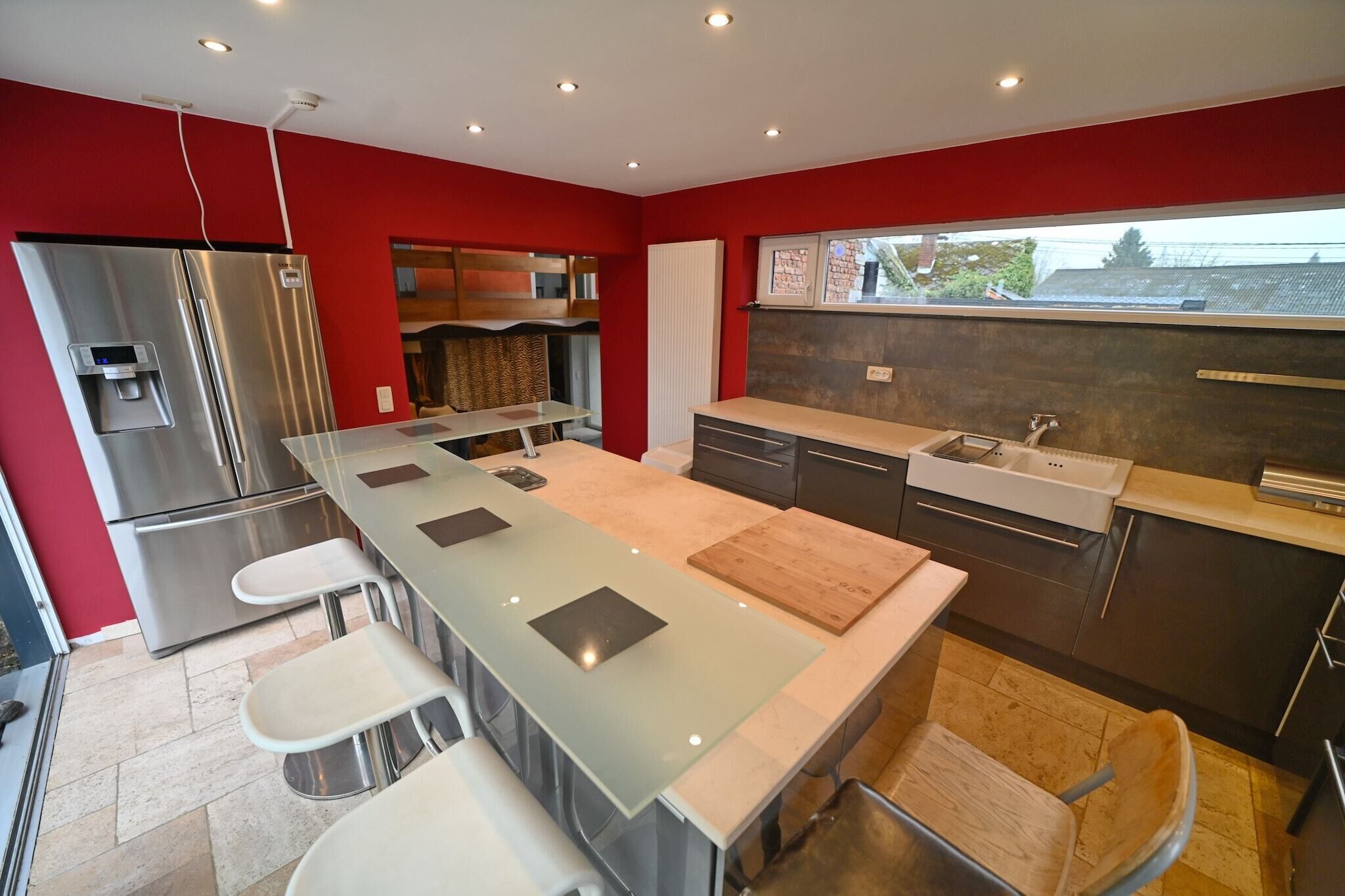 Réfrigérateur, plaque de cuisson, lave-vaisselle, cafetière/bouilloire