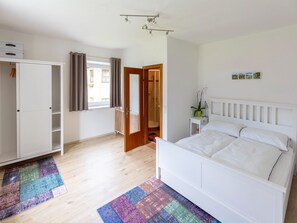 1 Schlafzimmer, Reisekinderbett, WLAN
