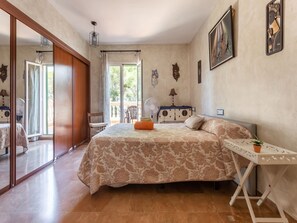 3 habitaciones, tabla de planchar con plancha y wifi 