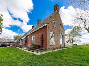 Exterior - B&B farm Grutsk in Suwald with private harbour (Suwald)