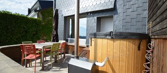 Rochehaut Hideaway with Tub