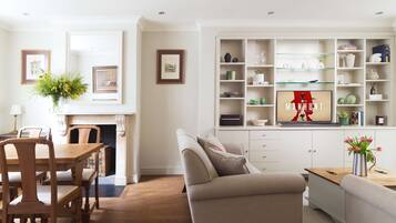 Fernseher, Kamin, Arbeitsbereiche