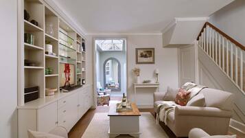 Fernseher, Kamin, Arbeitsbereiche