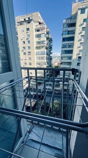 Balcony - A&X Lovely and Central Apartment - 24H Self Check-in (Tirana)