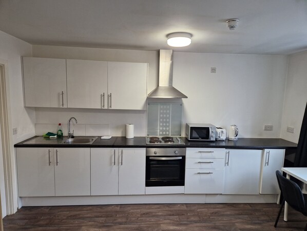 Frigorifero, microonde, forno