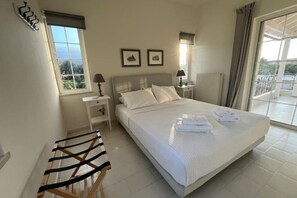 4 chambres, fer et planche à repasser, Wi-Fi, draps fournis