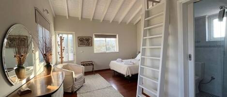 4 عدّة غرف نوم ومكواة/لوح كي وواي فاي وملاءات أسرّة