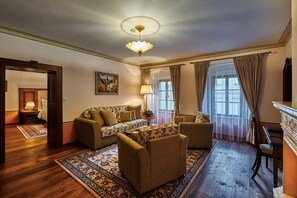 Luxury Apartment | Select Comfort beds, minibar, in-room safe, soundproofing - Boutique Hotel ERB (Banska Stiavnica)