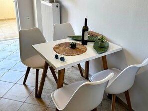 Apartamento, 1 quarto, para fumantes, vista para a cidade | Opções para refeição