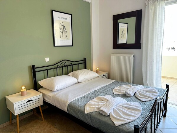 1 bedroom - Son of the Beach Apartment - 20sec Walk to Beach (Chania)