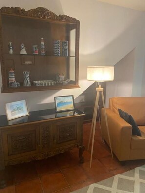 Deluxe Apartment, River View | Interior