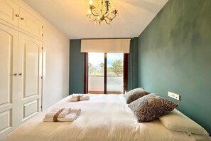 5 chambres, fer et planche à repasser, accès Internet