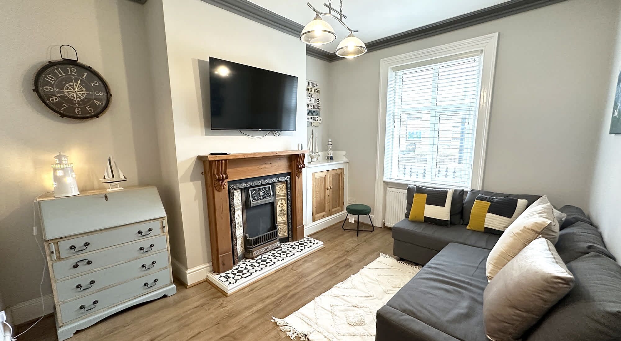 TV, fireplace, offices