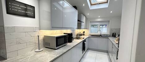 Fridge, microwave, oven, coffee/tea maker