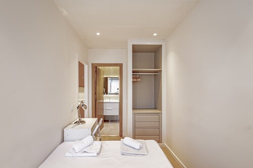 New Apartment Madrid Feria 103