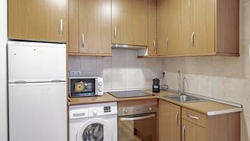 Cookware/dishes/utensils
